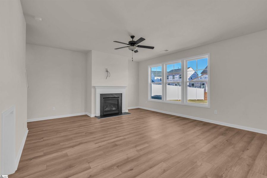 Spacious, unfurnished interior of a new home in Halton Oaks, Spartanburg (Image 27).