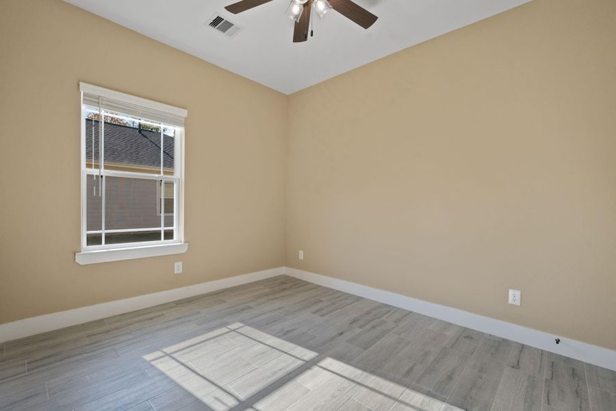 Spacious, unfurnished interior of a new home in , Livingston (Image 14).