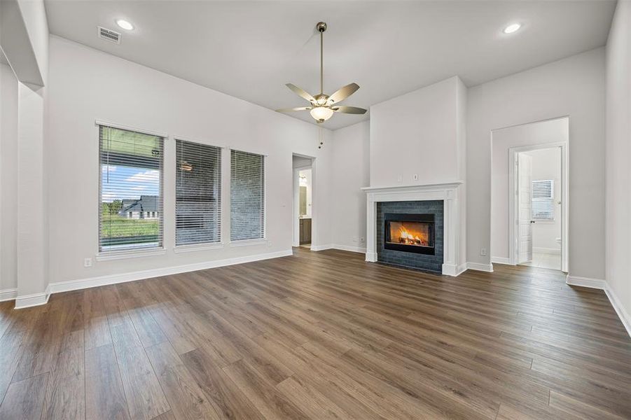 Spacious, unfurnished interior of a new home in Tuscan Estates (1 Acre Lots), Waxahachie (Image 25). Spacious, unfurnished interior of a new home in Tuscan Estates (1 Acre Lots), Waxahachie (Image 25).