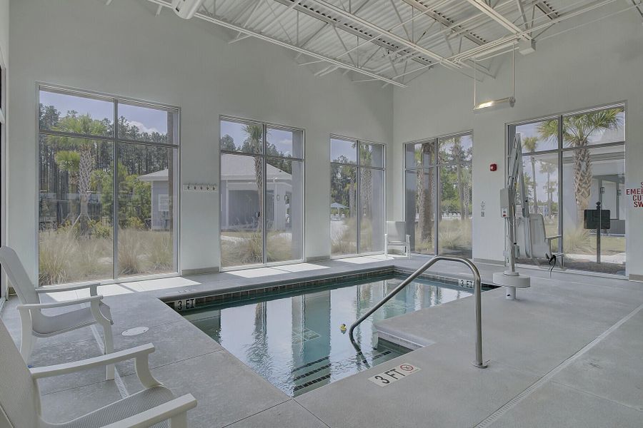 Community amenities in , Summerville (Image 42).