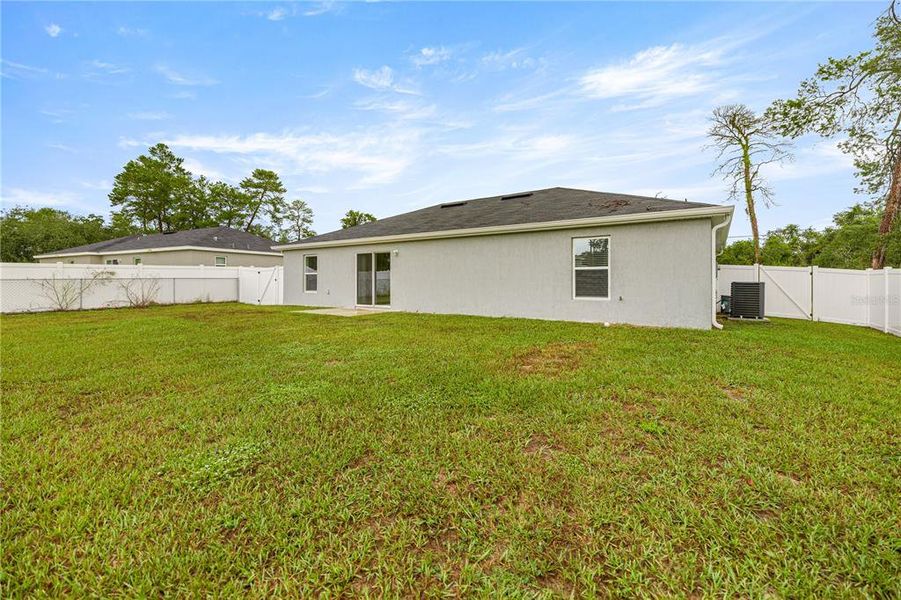 Exterior details and patio area of a home in , Ocala (Image 1). Exterior details and patio area of a home in , Ocala (Image 1).