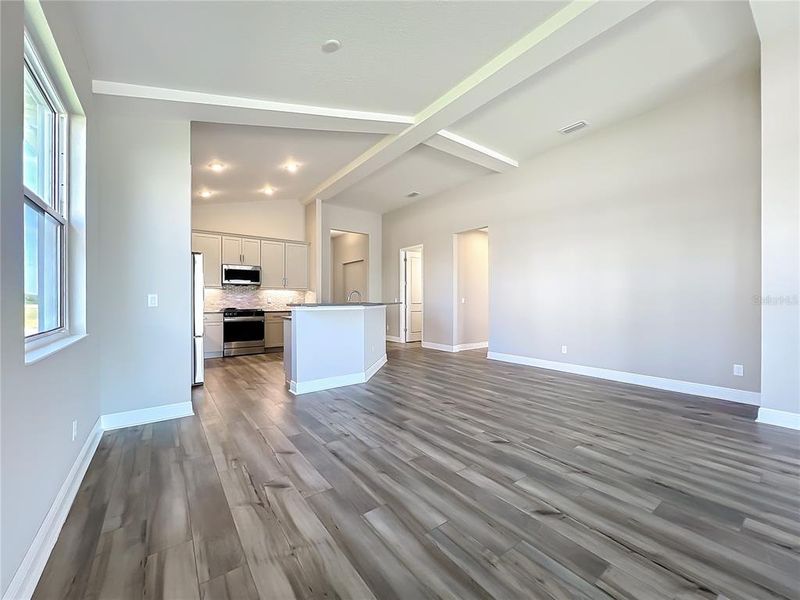 Spacious, unfurnished interior of a new home in Watercolor Place, Bradenton (Image 47).