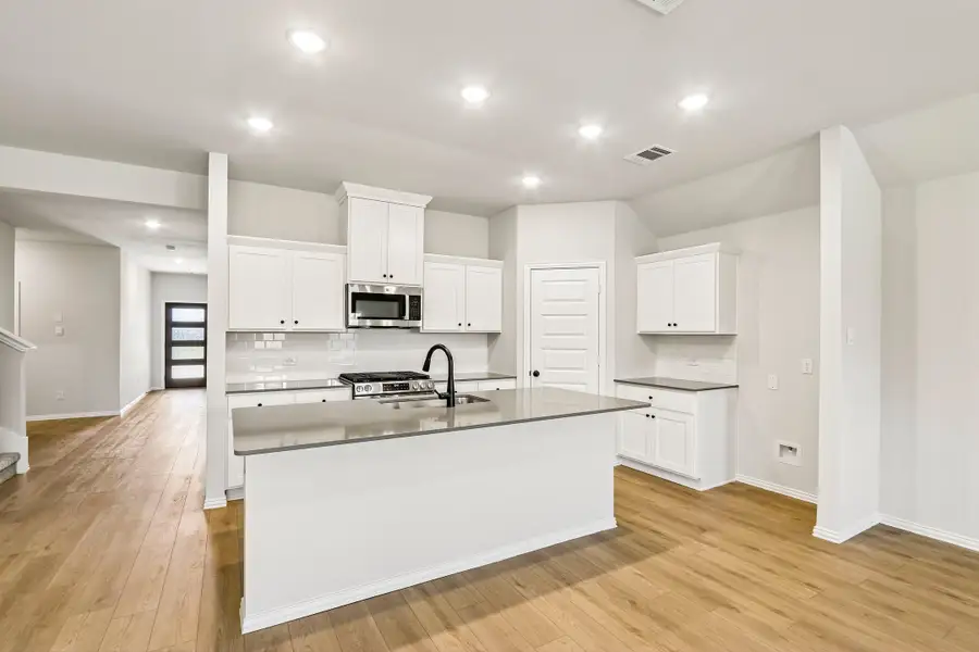 Furnished interior view inside a new home in Rolling Ridge, Van Alstyne (Image 4).
