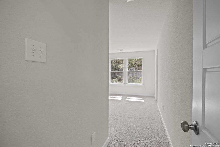 Spacious, unfurnished interior of a new home in Rosemont Hill, San Antonio (Image 21). Spacious, unfurnished interior of a new home in Rosemont Hill, San Antonio (Image 21).