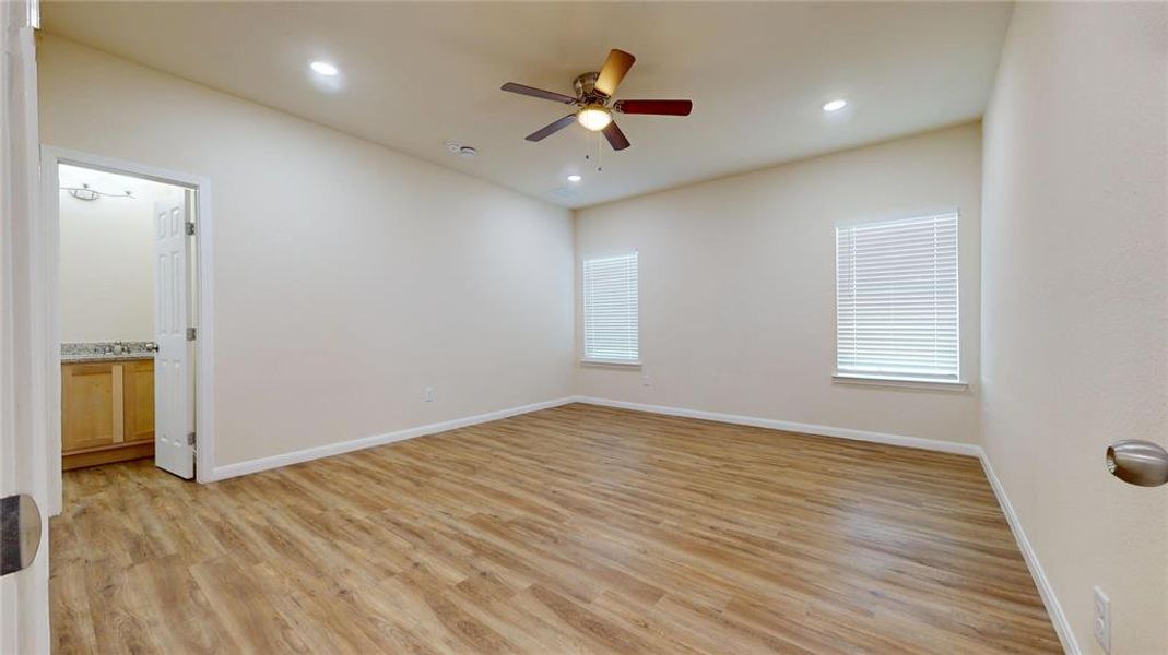 Spacious, unfurnished interior of a new home in , Justin (Image 8).