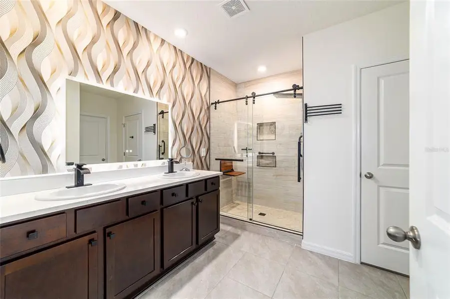 Furnished interior view inside a new home in Lake Diamond, Ocala (Image 7).