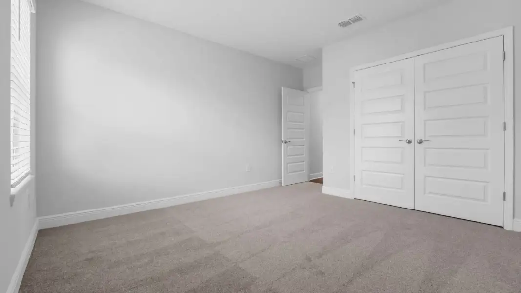Spacious, unfurnished interior of a new home in Waterleigh, Winter Garden (Image 20).