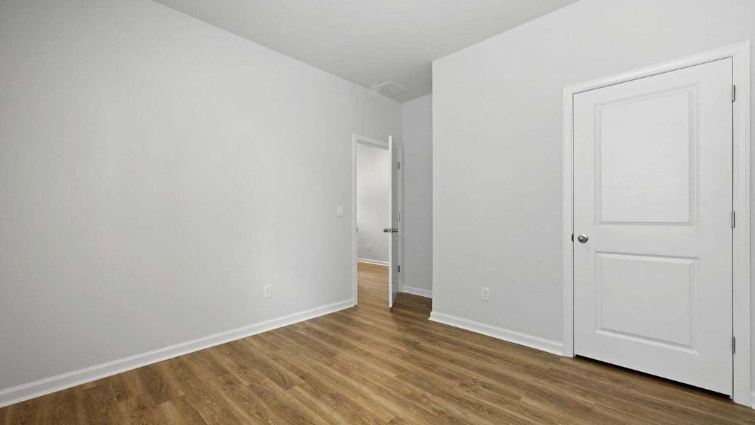 Spacious, unfurnished interior of a new home in , Summerville (Image 21).