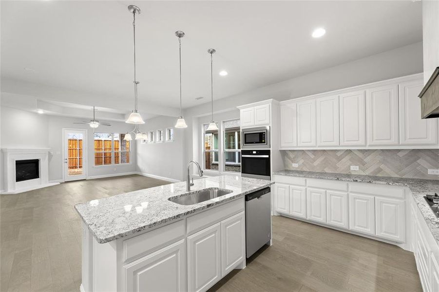 8409 Watersway  Kitchen 4