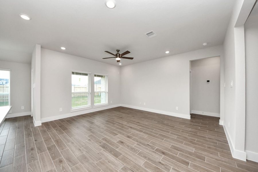 Spacious, unfurnished interior of a new home in Laurel Landing: Landmark Collection, Alvin (Image 31).