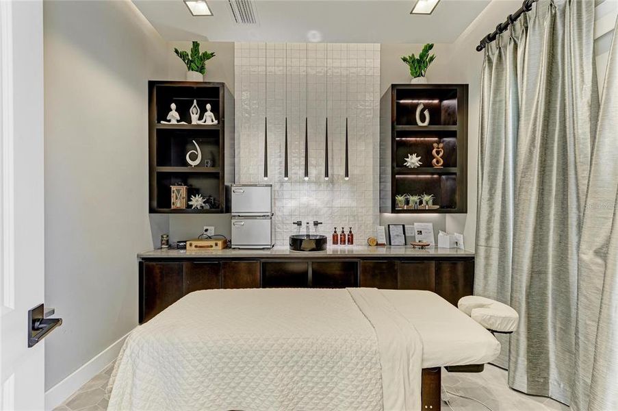 Furnished interior view inside a new home in , Bradenton (Image 11).