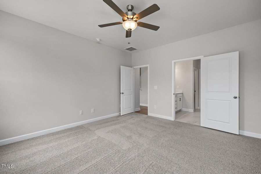 Spacious, unfurnished interior of a new home in Tobacco Road, Angier (Image 108). Spacious, unfurnished interior of a new home in Tobacco Road, Angier (Image 108).