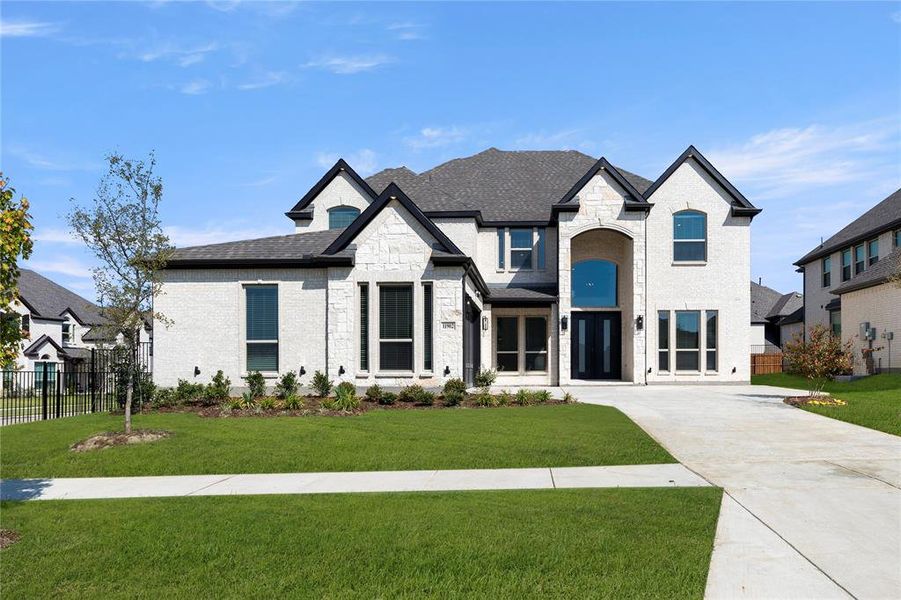 02. 11902 Crystal Springs - Front