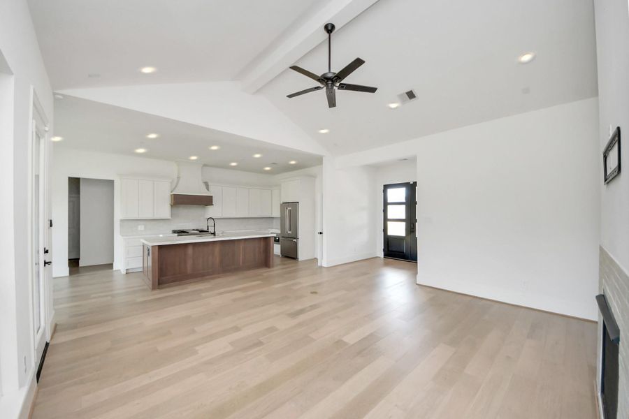 Spacious, unfurnished interior of a new home in , Alvin (Image 19). Spacious, unfurnished interior of a new home in , Alvin (Image 19).