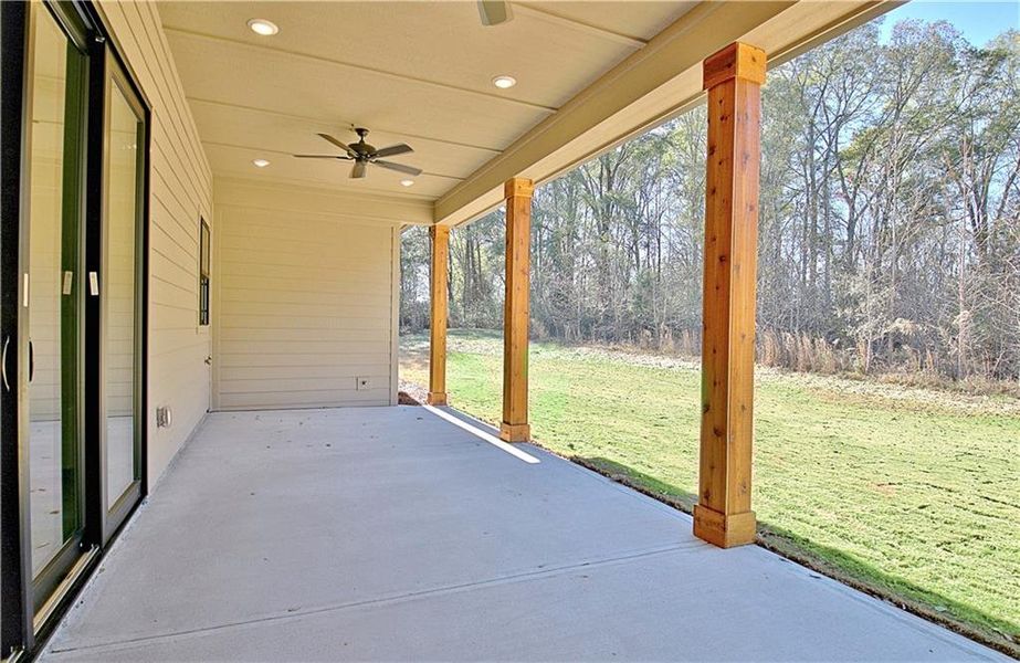 Exterior details and patio area of a home in , Luthersville (Image 4).