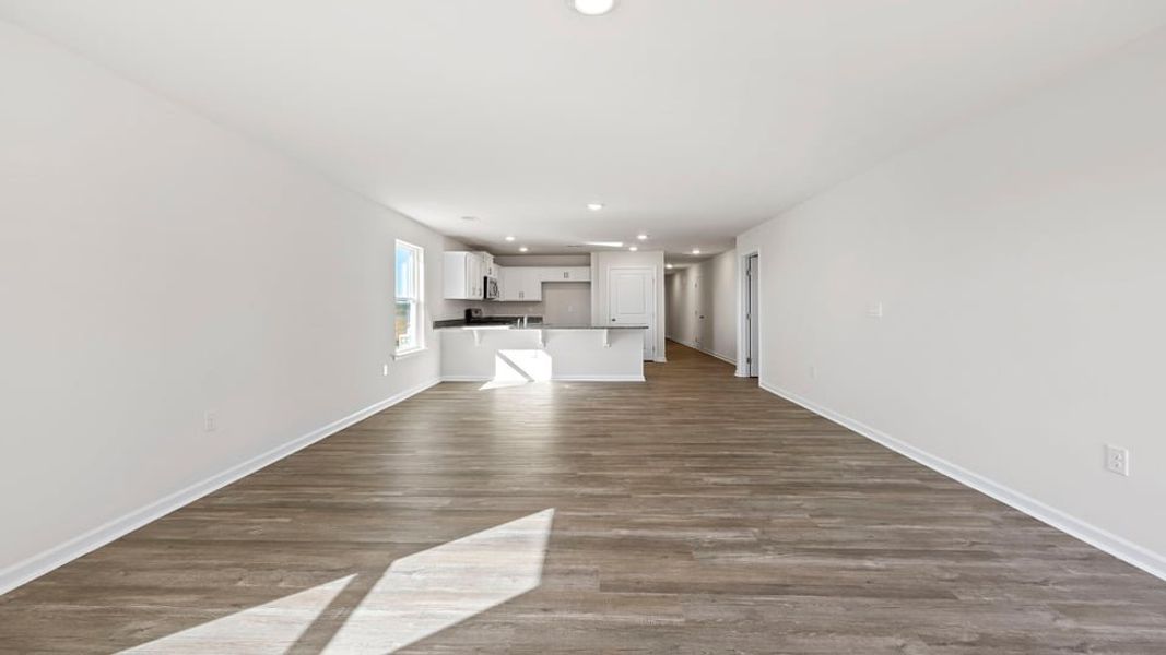 Spacious, unfurnished interior of a new home in Varner Station, Woodruff (Image 19).