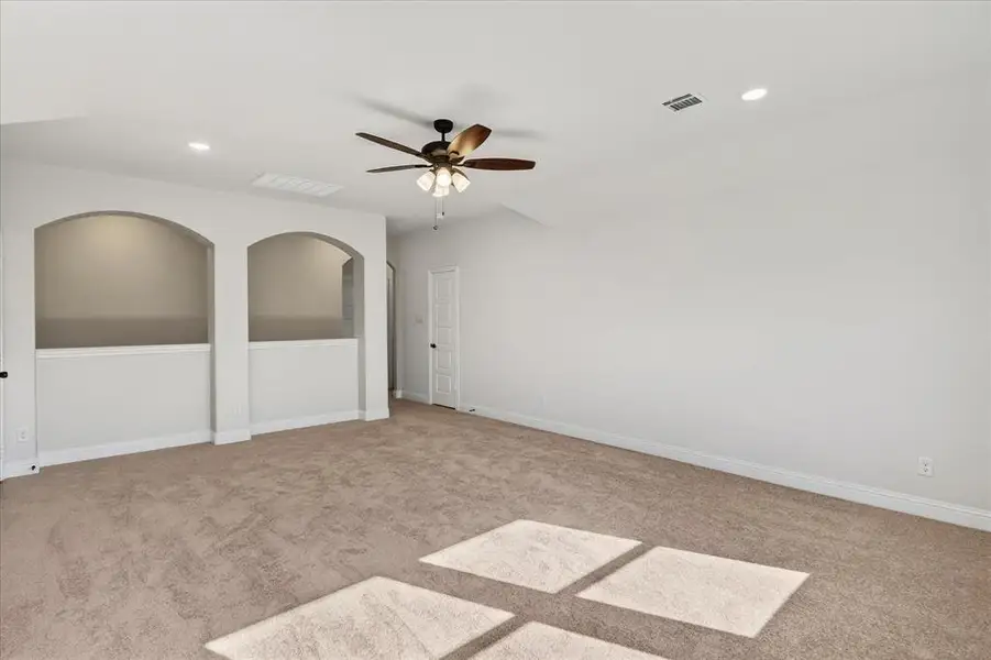 Spacious, unfurnished interior of a new home in Massey Meadows, Midlothian (Image 14).