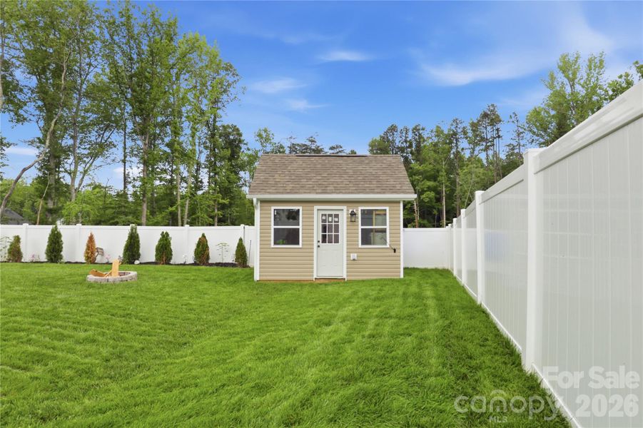 Exterior details and patio area of a home in , Advance (Image 4).