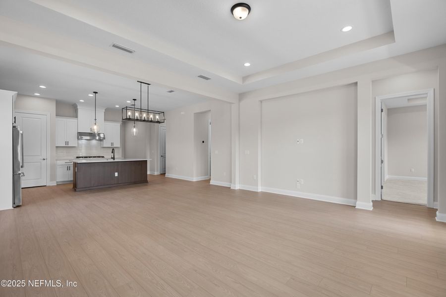 Spacious, unfurnished interior of a new home in Madeira, St. Augustine (Image 34).