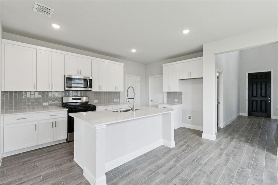 Furnished interior view inside a new home in Bellagio, Forney (Image 13).