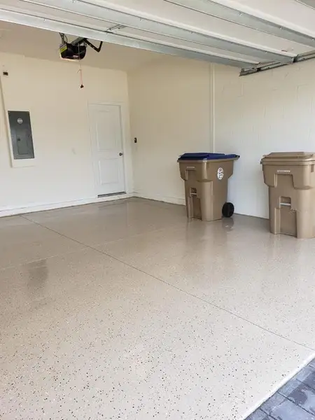 Spacious, unfurnished interior of a new home in Pennyroyal, Kissimmee (Image 13). Spacious, unfurnished interior of a new home in Pennyroyal, Kissimmee (Image 13).