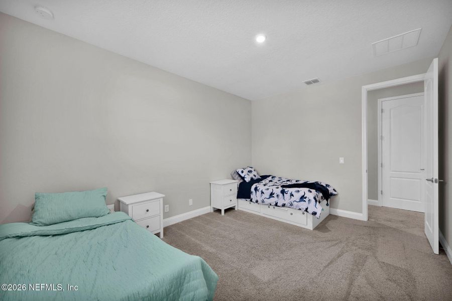 Furnished interior view inside a new home in , Middleburg (Image 51).