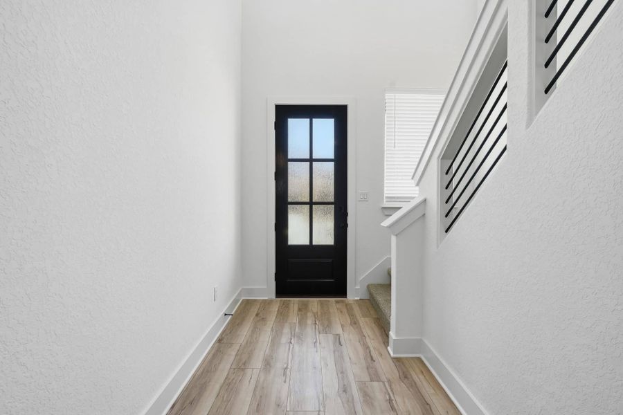 Spacious, unfurnished interior of a new home in Stillwater Ranch, San Antonio (Image 18).