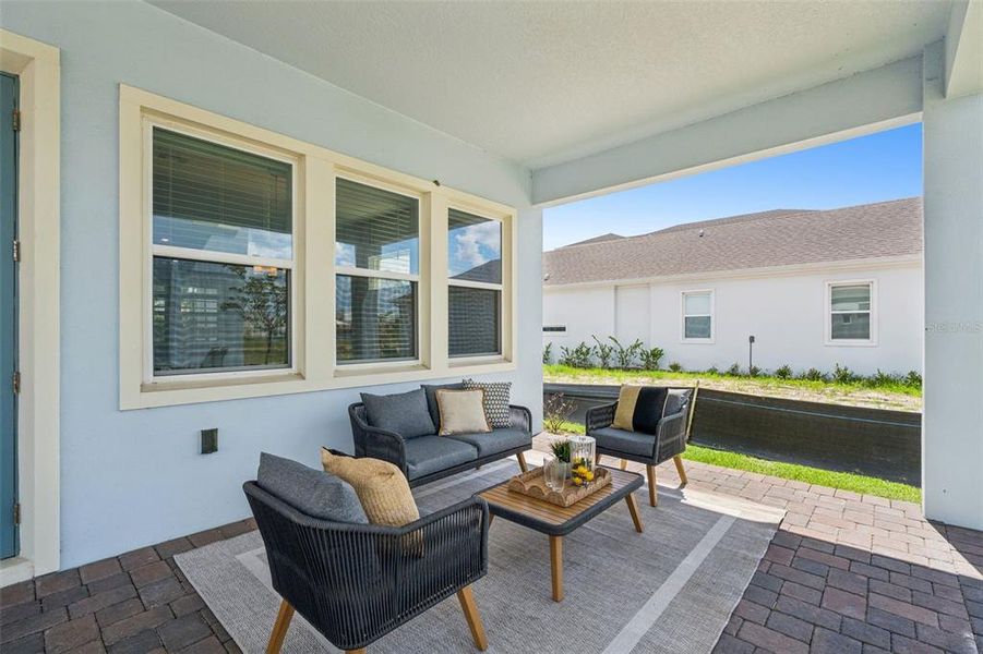 Exterior details and patio area of a home in Laureate Park, Orlando (Image 37).