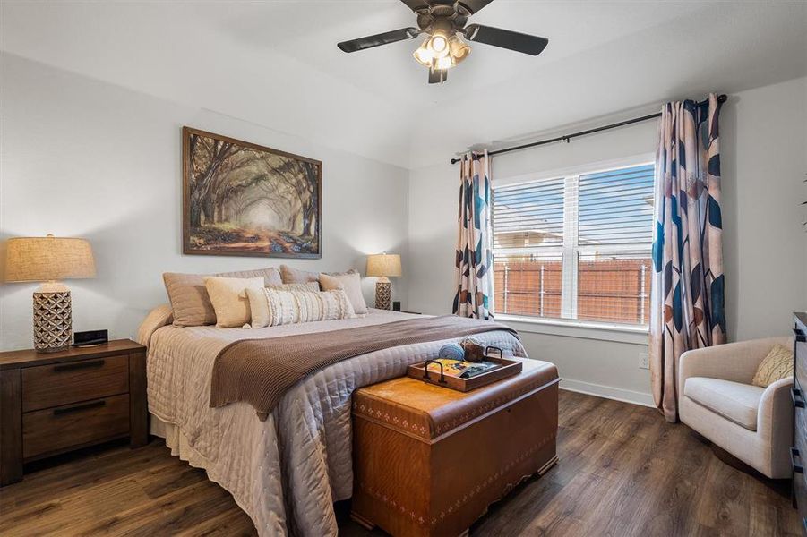 Furnished interior view inside a new home in Trail Creek, Cleburne (Image 15).
