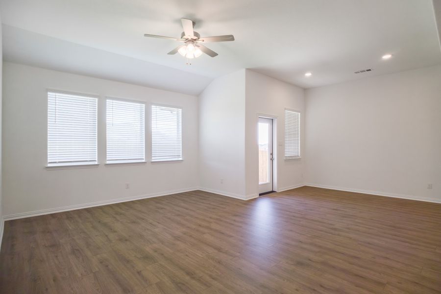 Spacious, unfurnished interior of a new home in The Villages of Hurricane Creek, Anna (Image 24).