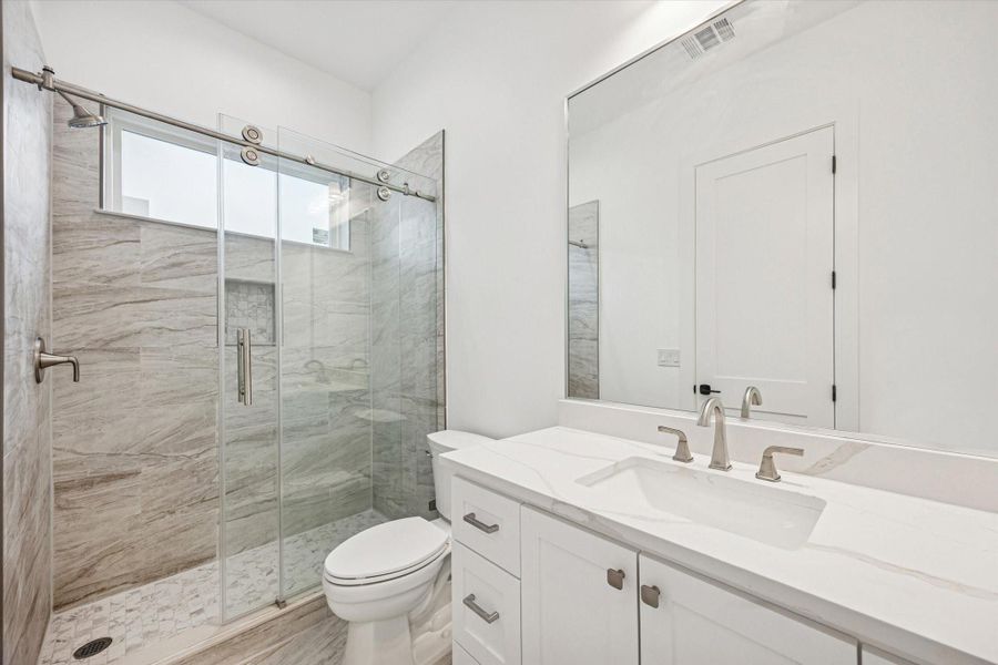 Furnished interior view inside a new home in , Bellaire (Image 27).