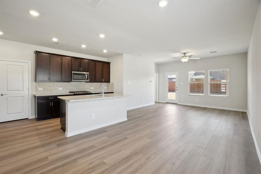 Photo is not of the actual home, but is an inspirational photo of builder’s model home and may depict options, furnishings, and/or decorator features that are not included. Photo is not of the actual home, but is an inspirational photo of builder’s model home and may depict options, furnishings, and/or decorator features that are not included.