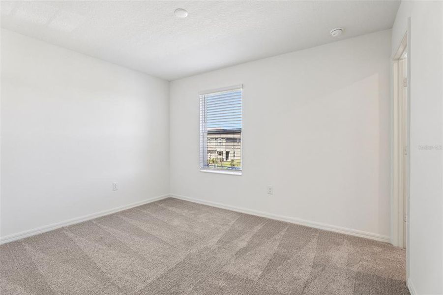 Spacious, unfurnished interior of a new home in , Lake Wales (Image 13).