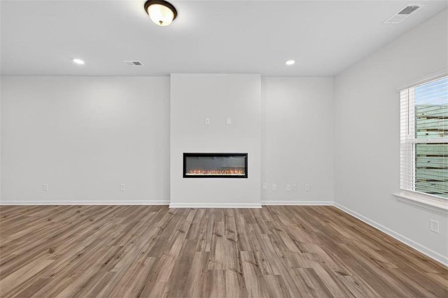 Spacious, unfurnished interior of a new home in Franklin Manor, Lawrenceville (Image 23).
