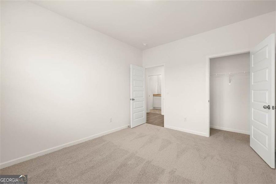 Spacious, unfurnished interior of a new home in , Buckhead (Image 16).