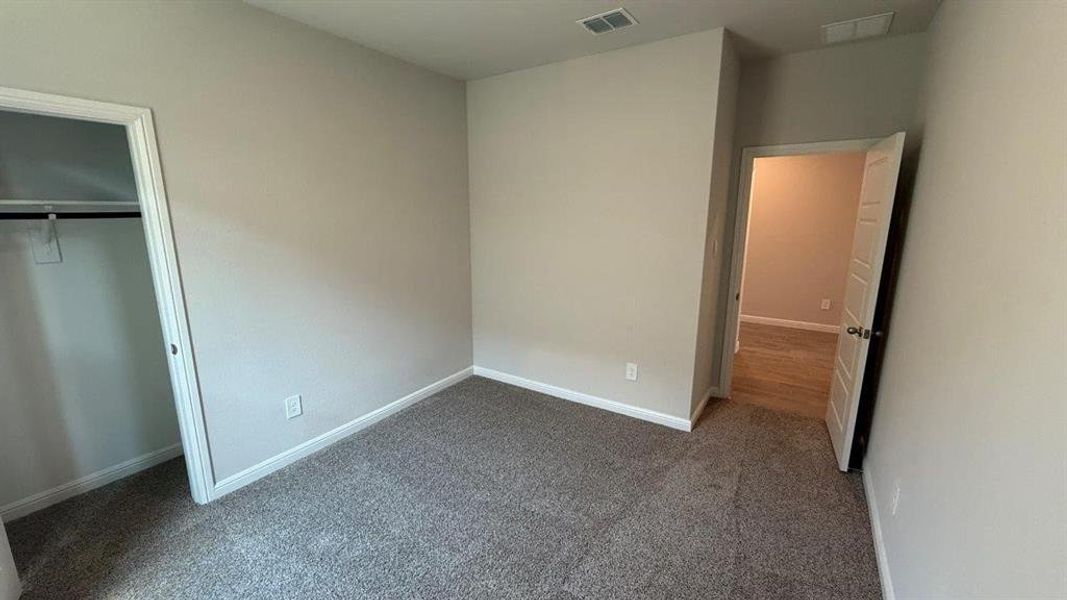 Spacious, unfurnished interior of a new home in Saratoga, Granbury (Image 11). Spacious, unfurnished interior of a new home in Saratoga, Granbury (Image 11).