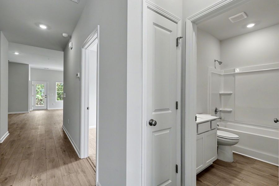 Spacious, unfurnished interior of a new home in Hainer Place, Conway (Image 26).