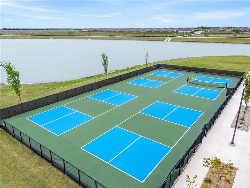 Community amenities in Eastland, Crandall (Image 33).