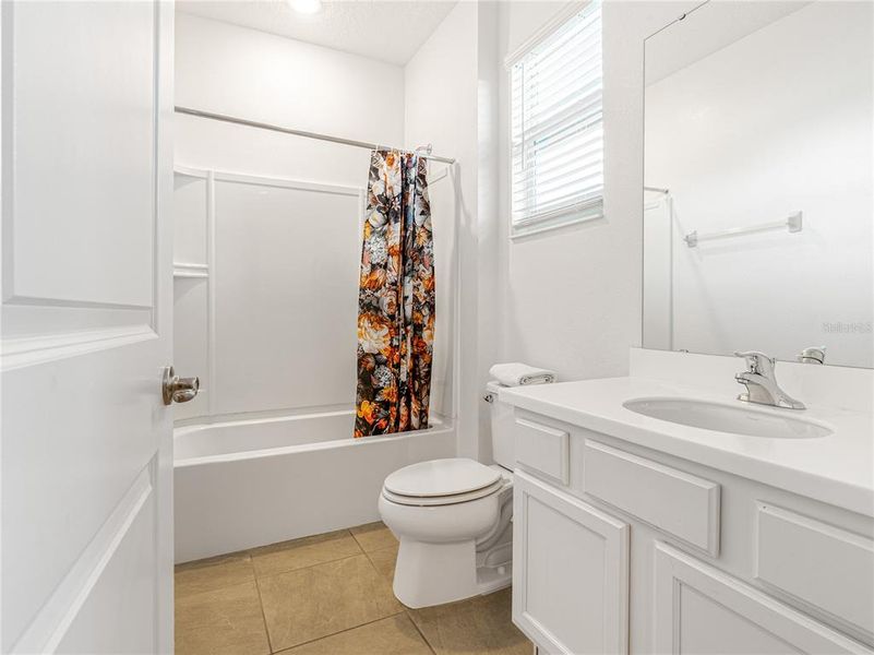 Furnished interior view inside a new home in , Kissimmee (Image 17).