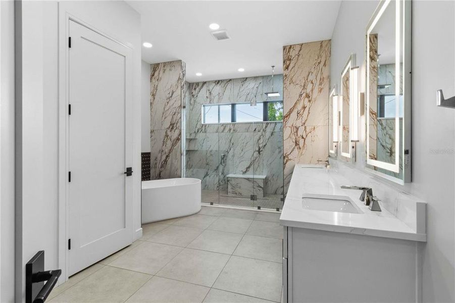 Furnished interior view inside a new home in , Plant City (Image 17).