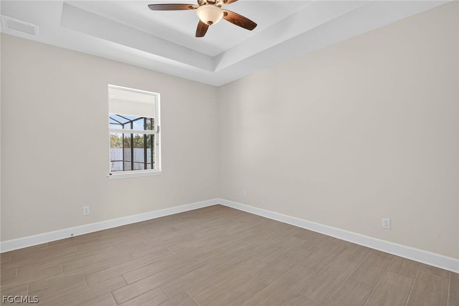 Spacious, unfurnished interior of a new home in Cape Coral, Cape Coral (Image 30).