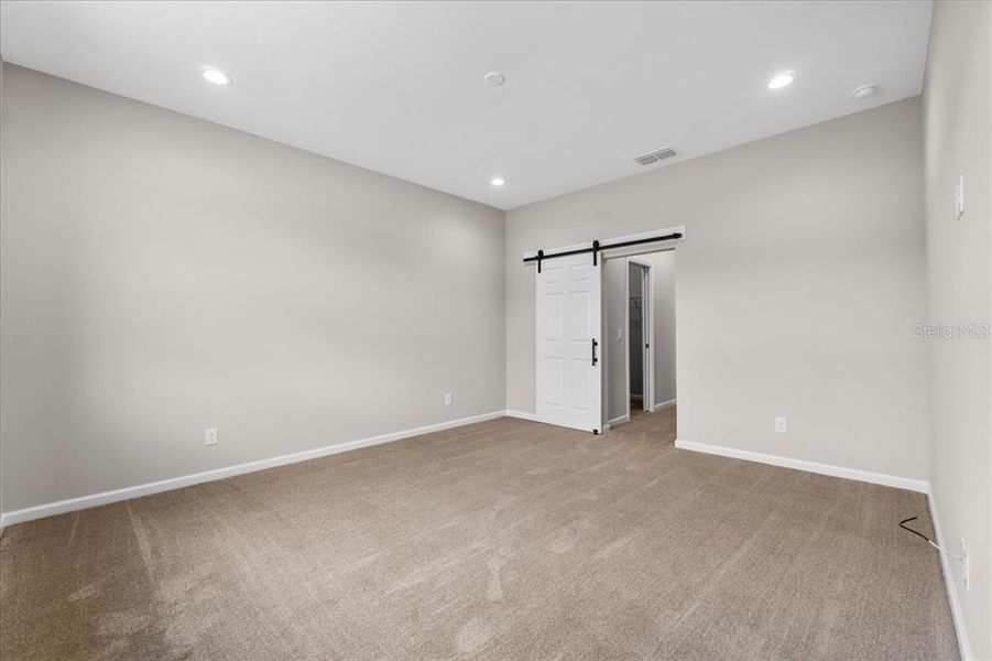 Spacious, unfurnished interior of a new home in , Mulberry (Image 27).