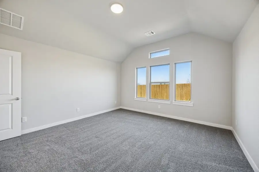 Representative unfurnished interior of a home built from the The Elm by Lillian Custom Homes in Hickory Hill, Sherman (Image 16).
