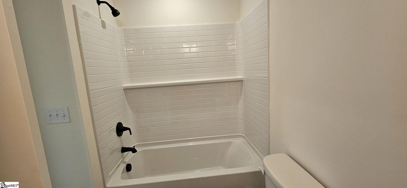 Close-up of interior finishes inside a home in Sedona, Greenville (Image 9).