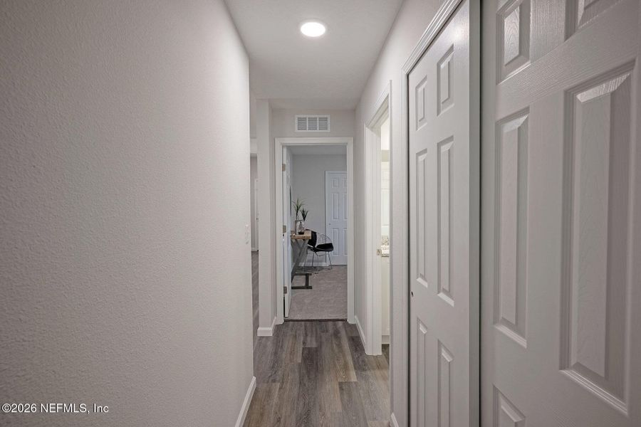 Spacious, unfurnished interior of a new home in , Jacksonville (Image 18).