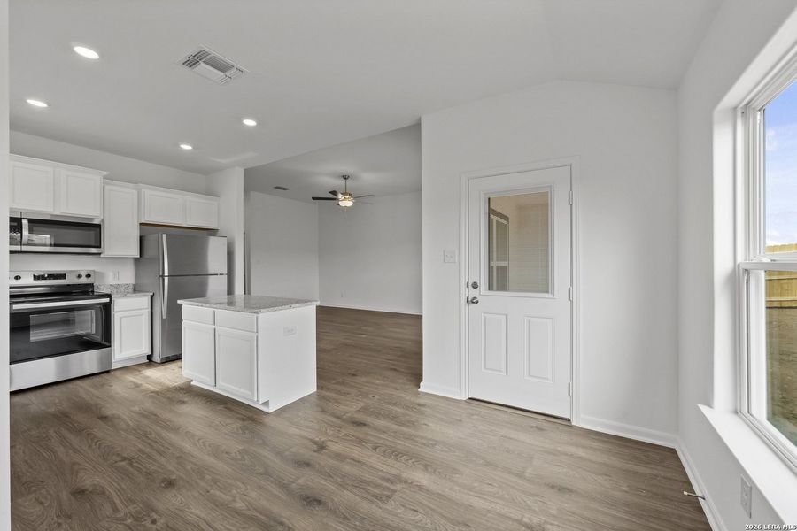 Spacious, unfurnished interior of a new home in , Lytle (Image 9).