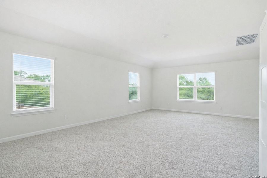 Spacious, unfurnished interior of a new home in Copper Canyon, Bulverde (Image 18).