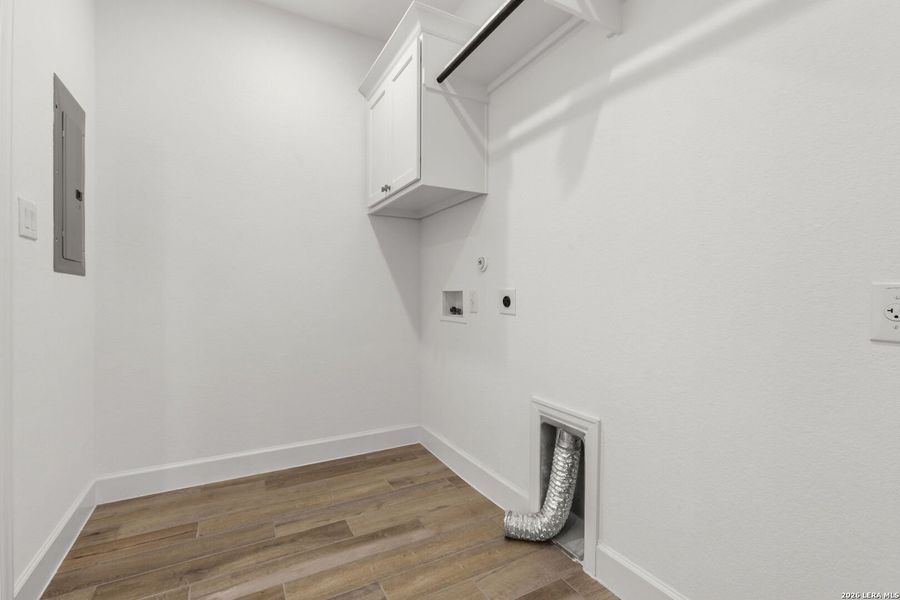 Spacious, unfurnished interior of a new home in Esperanza, Boerne (Image 57).
