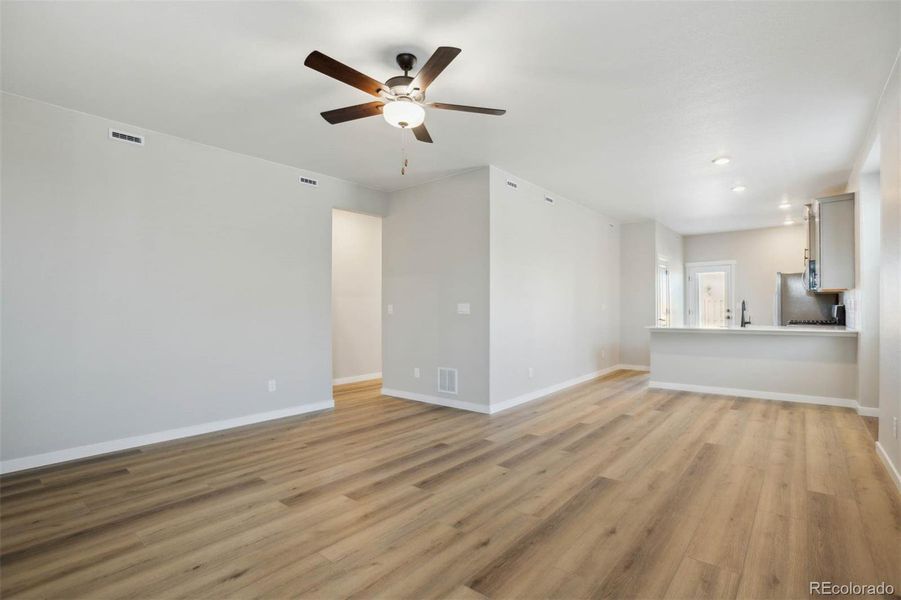 Spacious, unfurnished interior of a new home in Second Creek Farm, Commerce City (Image 16).