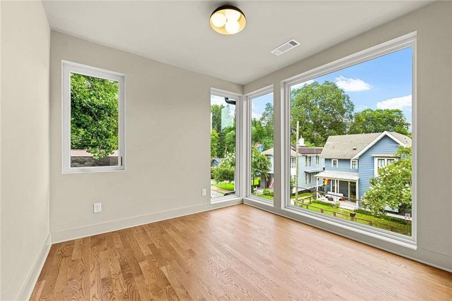 Spacious, unfurnished interior of a new home in , Atlanta (Image 25).